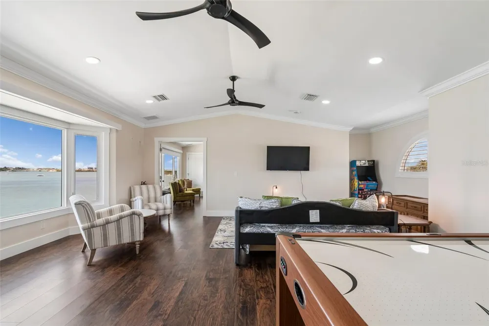 478 HARBOR DRIVE Indian Rocks Beach, FL 33785