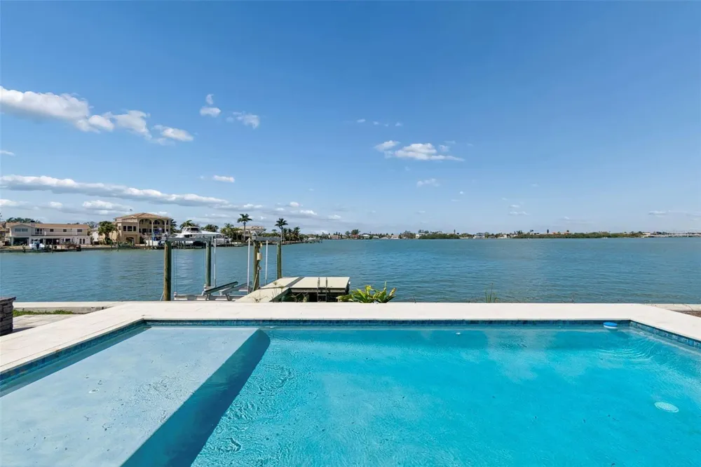 478 HARBOR DRIVE Indian Rocks Beach, FL 33785