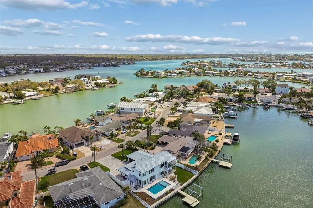 478 HARBOR DRIVE Indian Rocks Beach, FL 33785