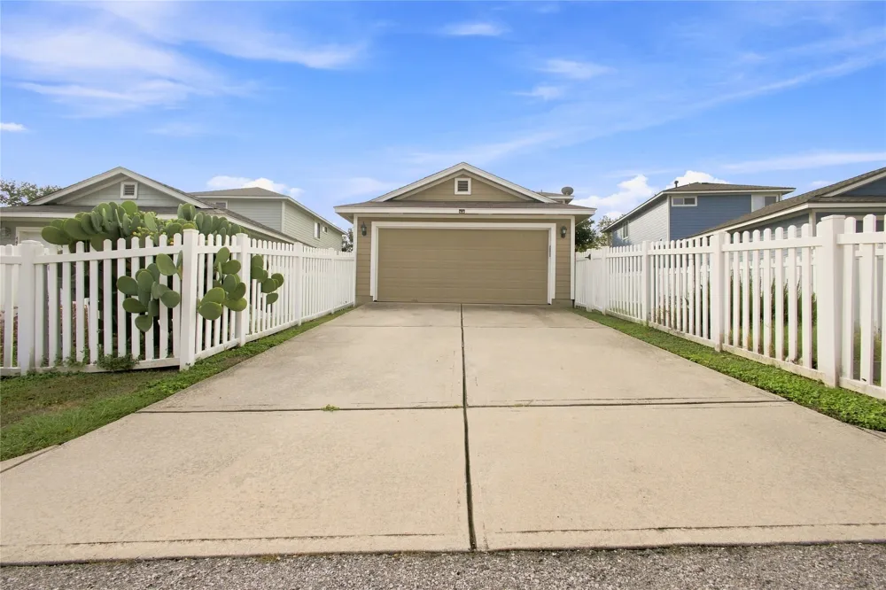 437 Haupt Kyle, TX 78640