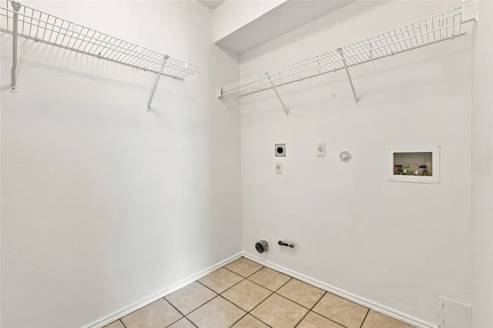 437 Haupt Kyle, TX 78640