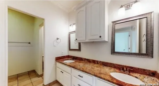 688 Private Road 7822 Natalia, TX 78059