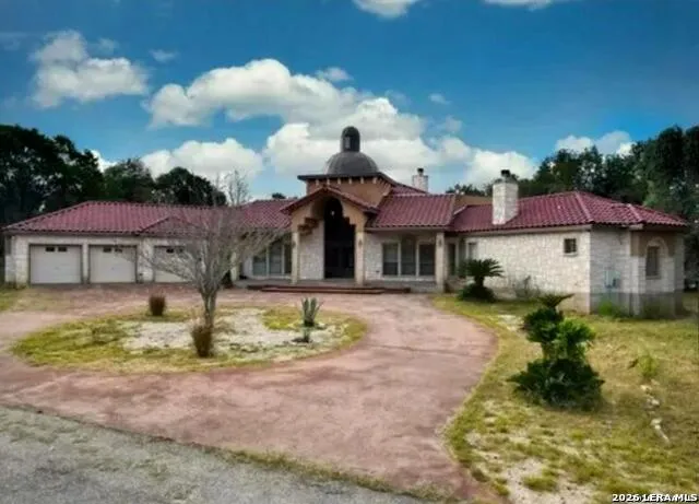 688 Private Road 7822 Natalia, TX 78059