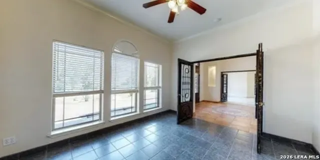 688 Private Road 7822 Natalia, TX 78059