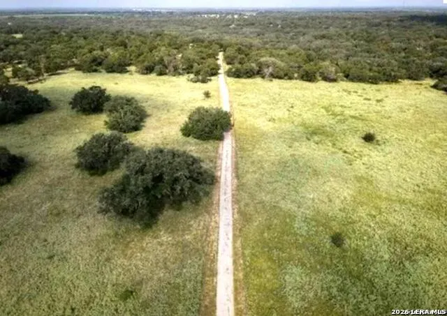 688 Private Road 7822 Natalia, TX 78059