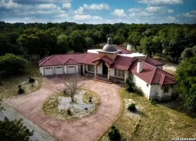 688 Private Road 7822 Natalia, TX 78059