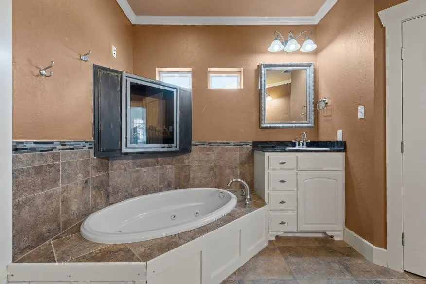 17015 Stonebriar Road Woodway, TX 76712