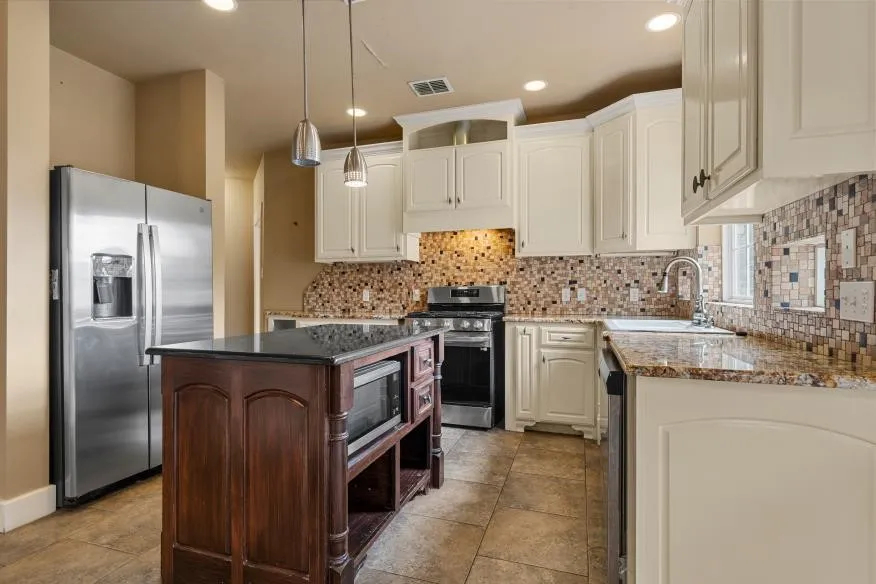 17015 Stonebriar Road Woodway, TX 76712