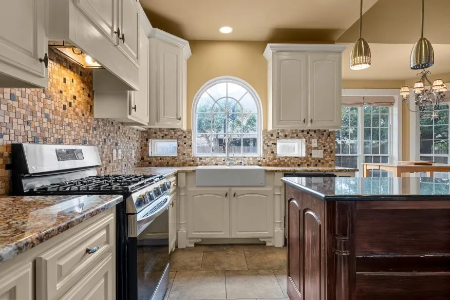 17015 Stonebriar Road Woodway, TX 76712