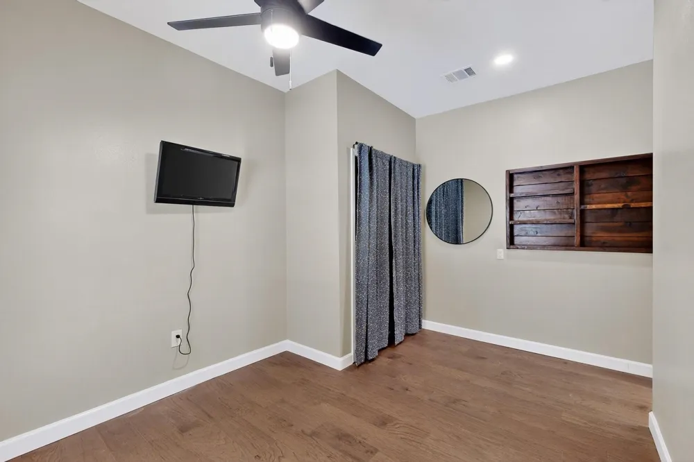 4214 Falls Drive Dallas, TX 75211