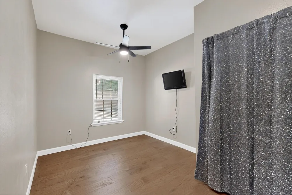 4214 Falls Drive Dallas, TX 75211