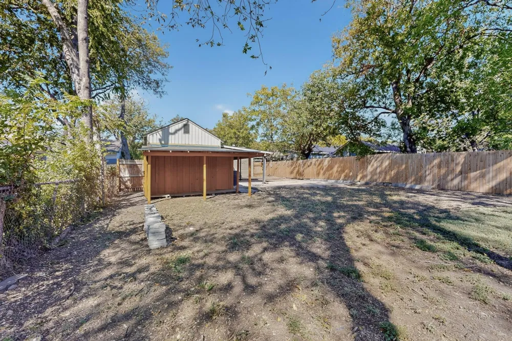 4214 Falls Drive Dallas, TX 75211