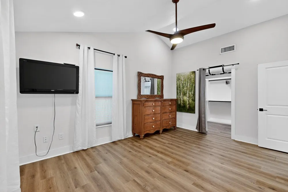 4214 Falls Drive Dallas, TX 75211