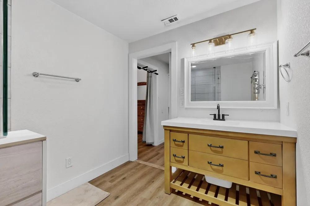 4214 Falls Drive Dallas, TX 75211