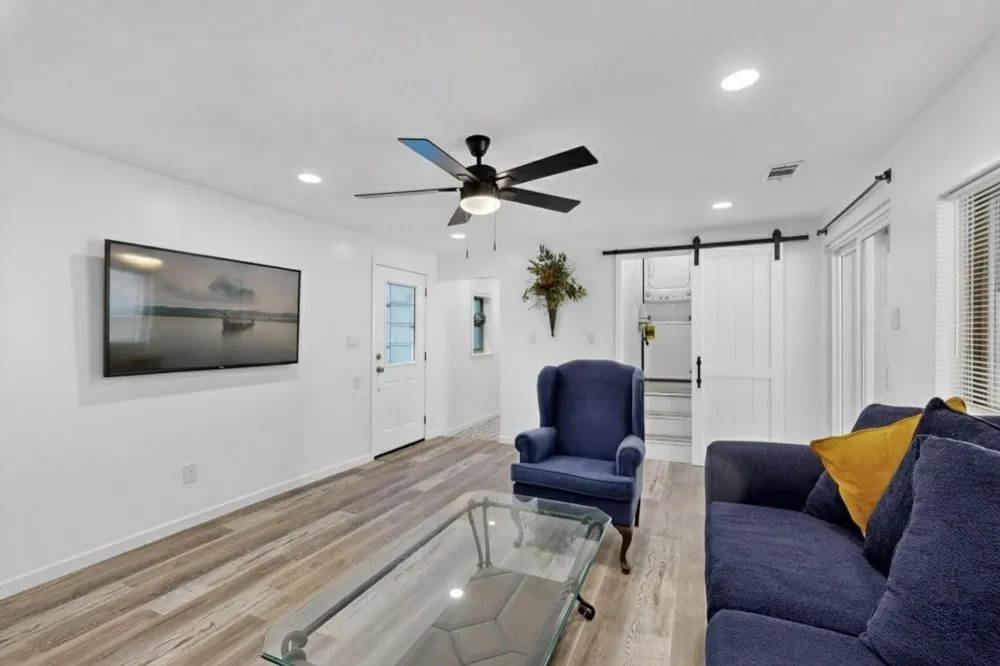 4214 Falls Drive Dallas, TX 75211