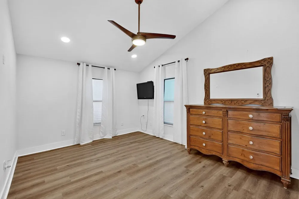 4214 Falls Drive Dallas, TX 75211