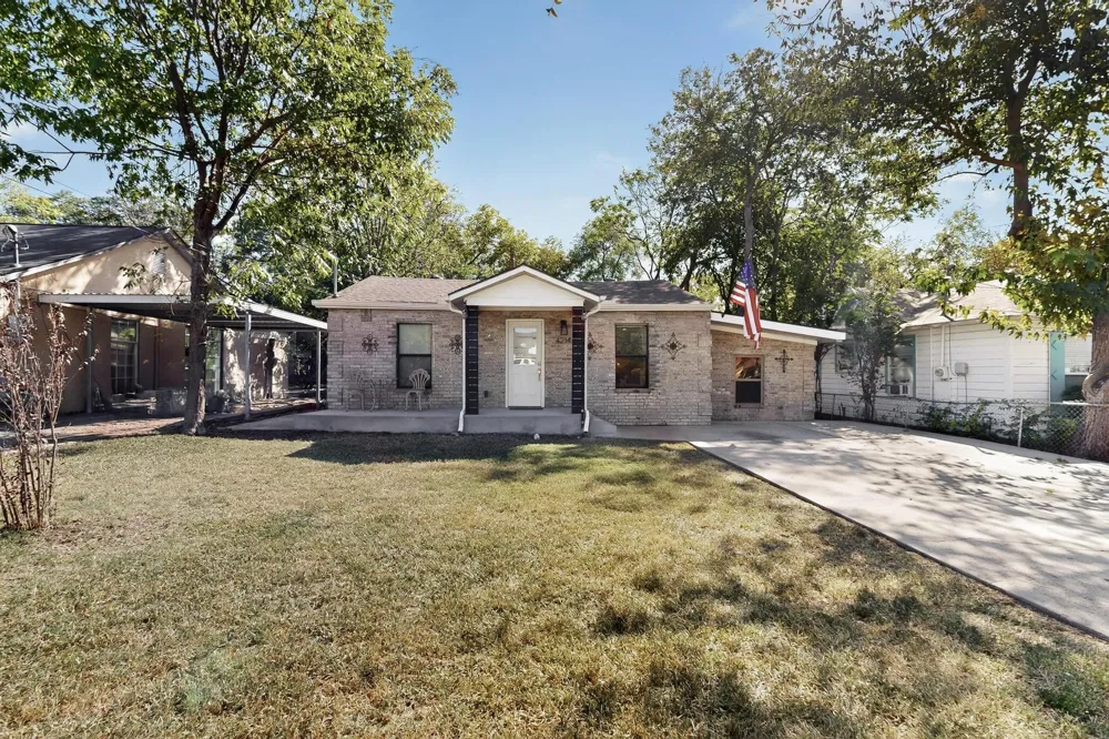 4214 Falls Drive Dallas, TX 75211