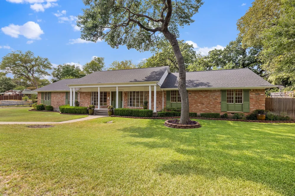 3431 Kiesthill Drive Dallas, TX 75233