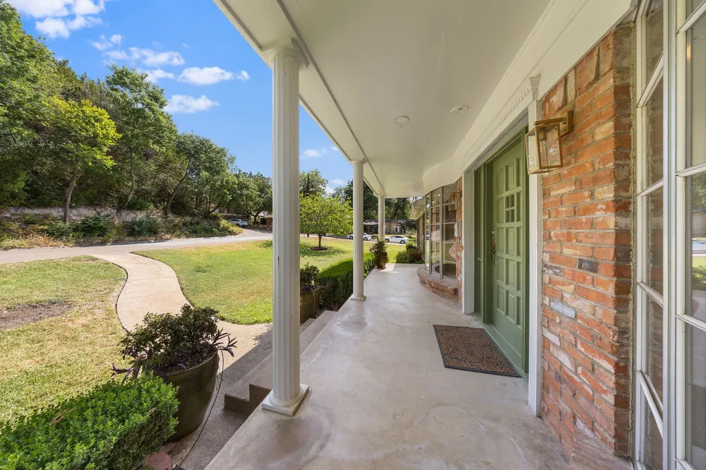 3431 Kiesthill Drive Dallas, TX 75233