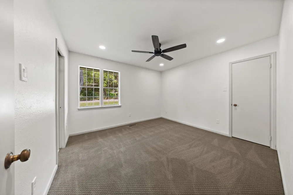 3431 Kiesthill Drive Dallas, TX 75233
