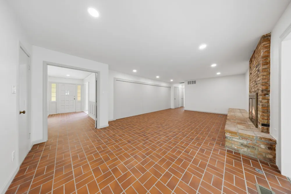 3431 Kiesthill Drive Dallas, TX 75233