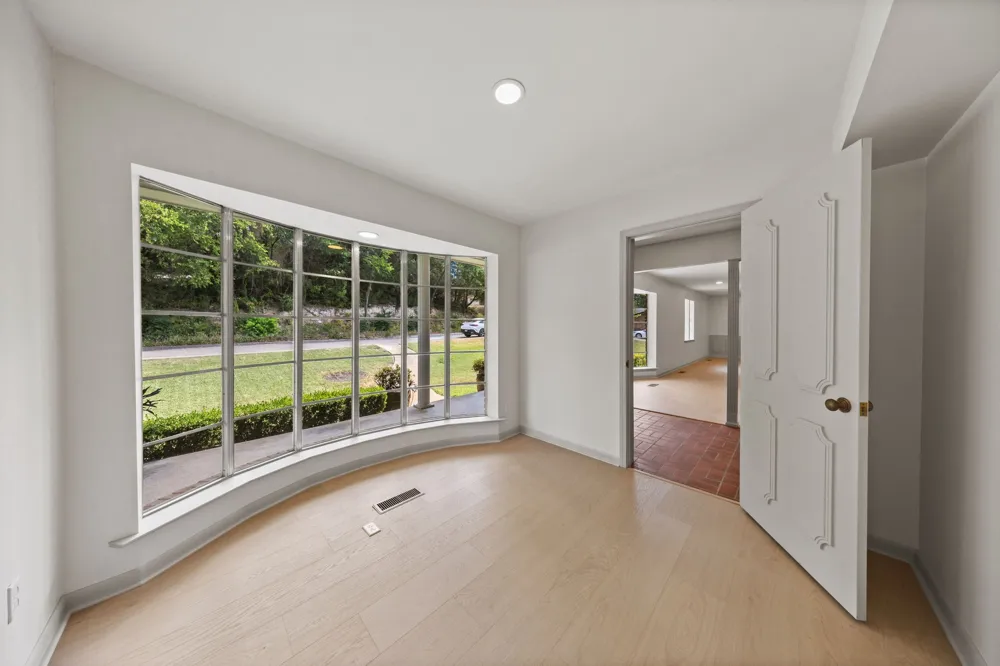 3431 Kiesthill Drive Dallas, TX 75233