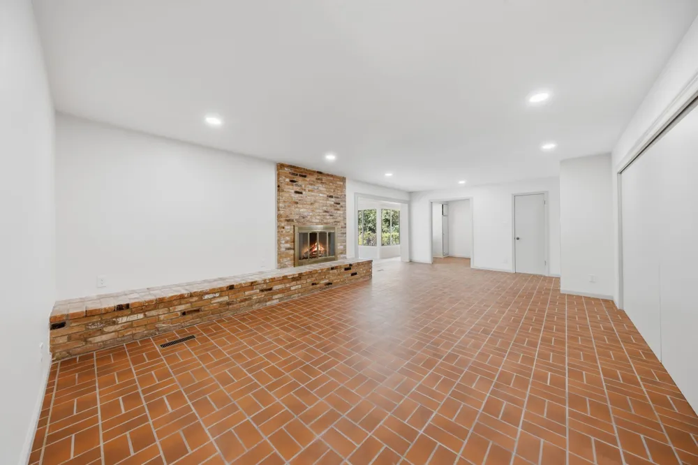 3431 Kiesthill Drive Dallas, TX 75233