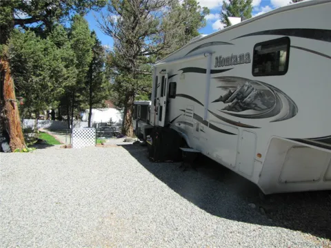 1827 Narrow Gauge Road