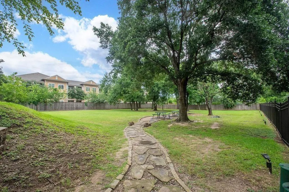 1807 Stacy Crest Houston, TX 77008