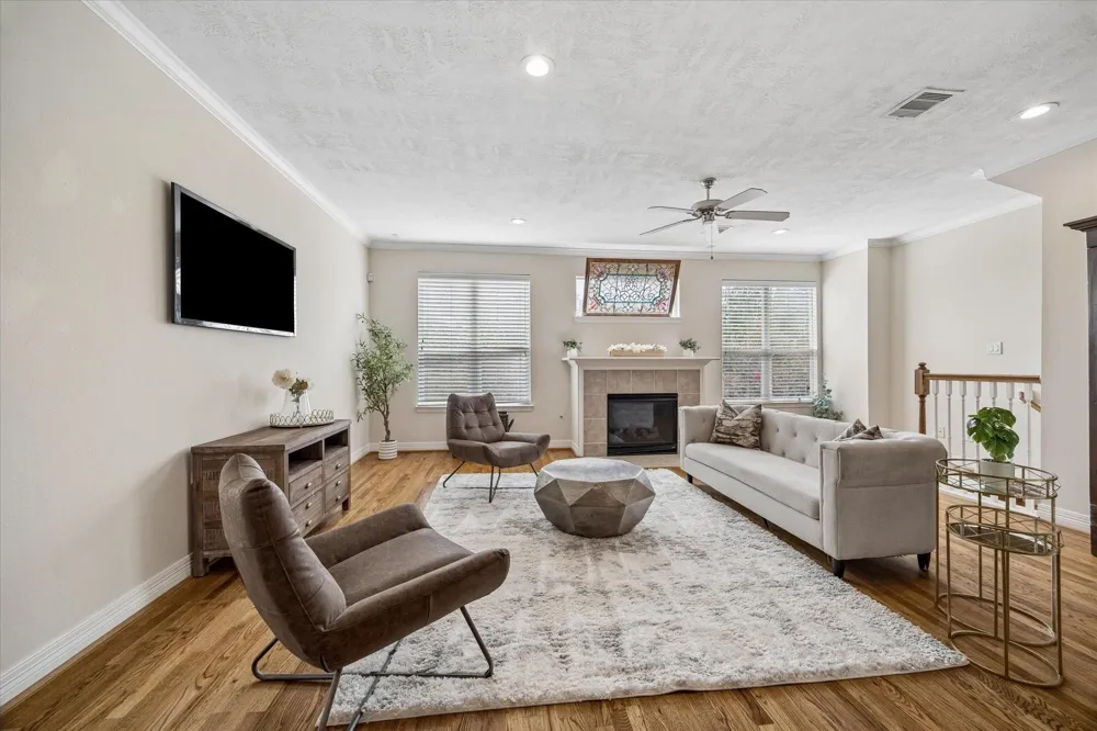 1807 Stacy Crest Houston, TX 77008