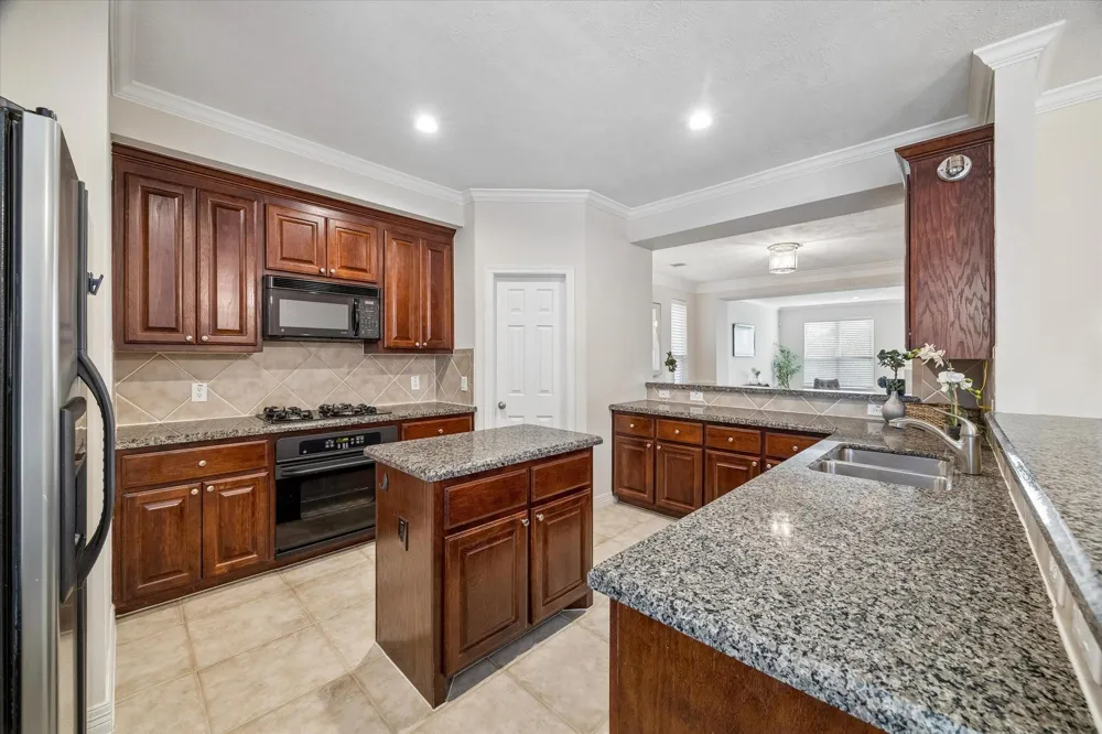 1807 Stacy Crest Houston, TX 77008