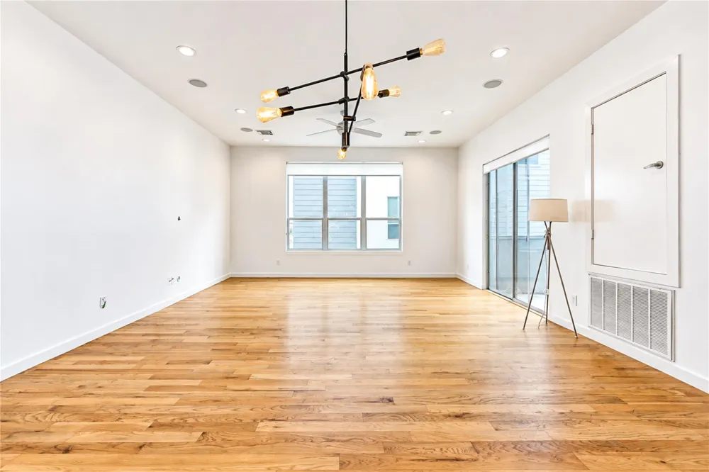 2234 Leeland Street Hockley, TX 77003