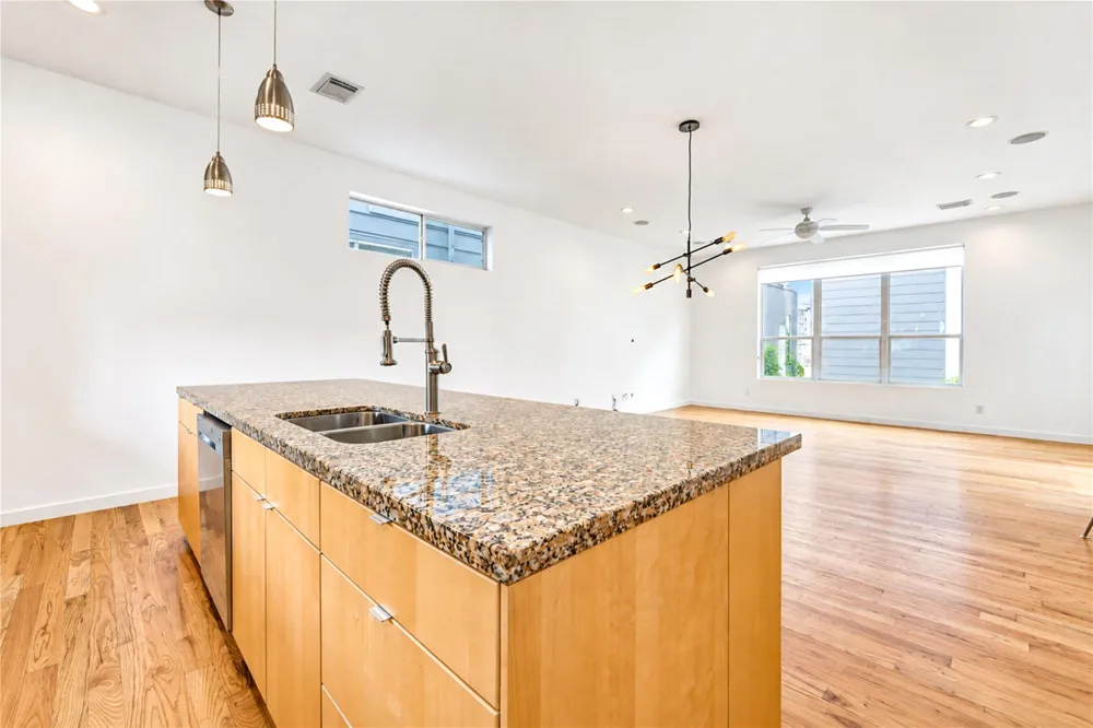2234 Leeland Street Hockley, TX 77003
