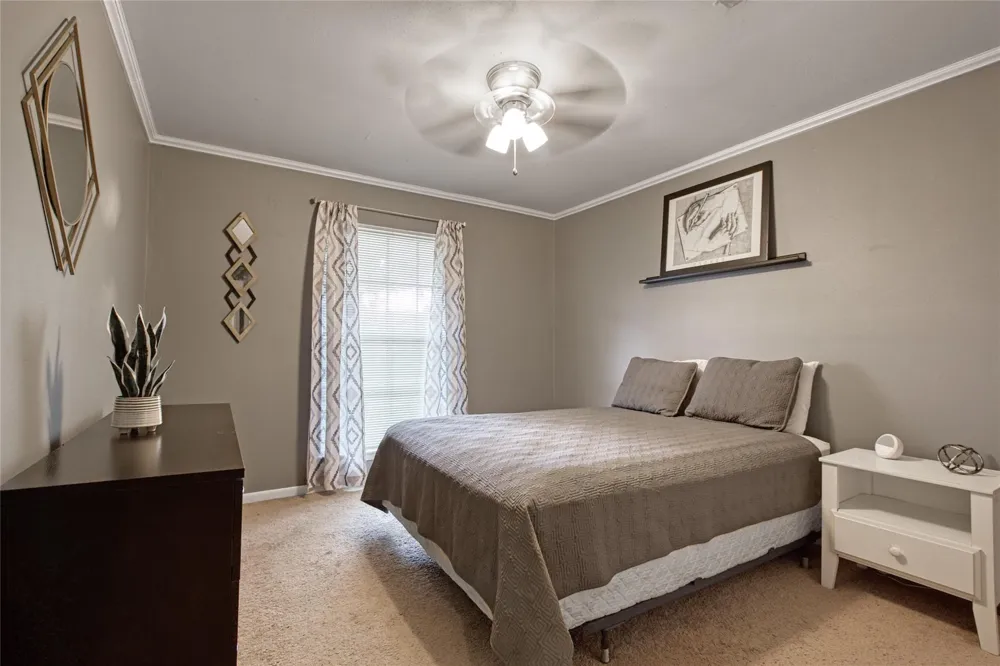 5826 Autumn Forest Drive Houston, TX 77092