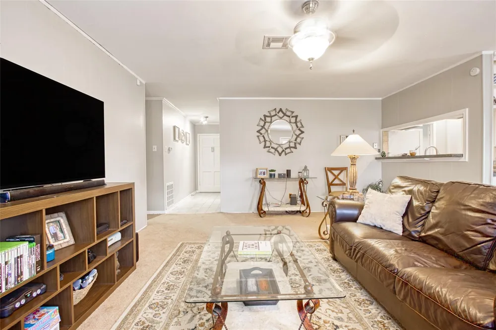 5826 Autumn Forest Drive Houston, TX 77092