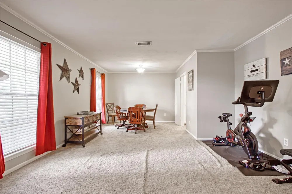 5826 Autumn Forest Drive Houston, TX 77092