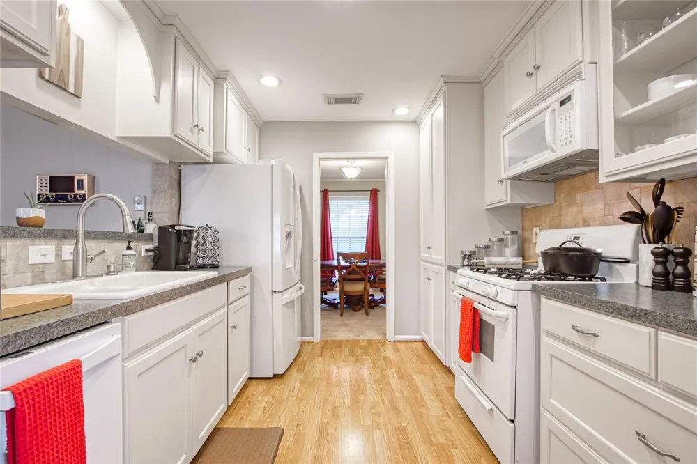 5826 Autumn Forest Drive Houston, TX 77092
