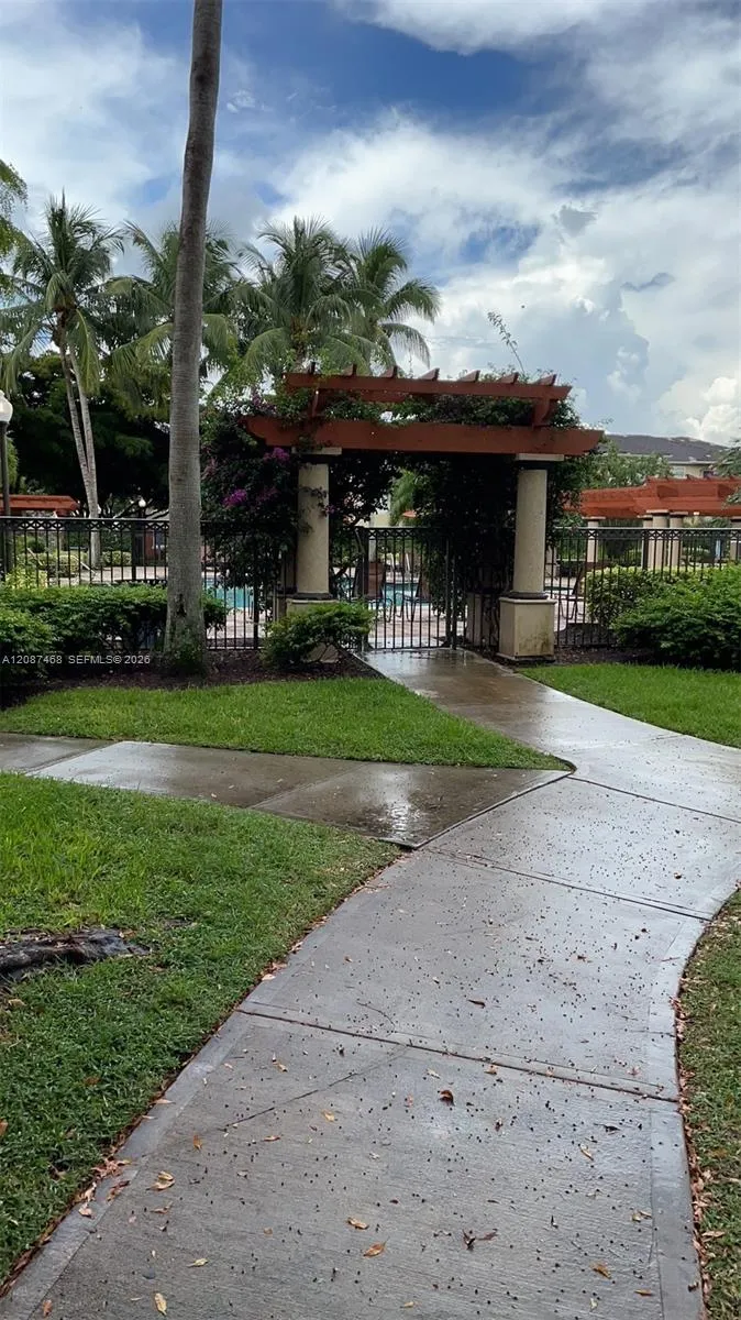 4195 Haverhill Rd #318 West Palm Beach, FL 33417