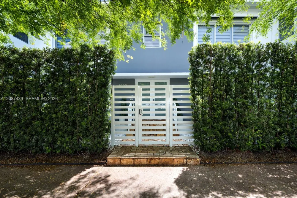 3909 Garden Ave Miami Beach, FL 33140