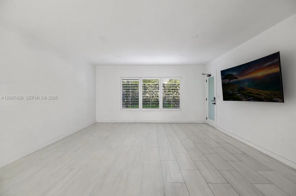 3909 Garden Ave Miami Beach, FL 33140