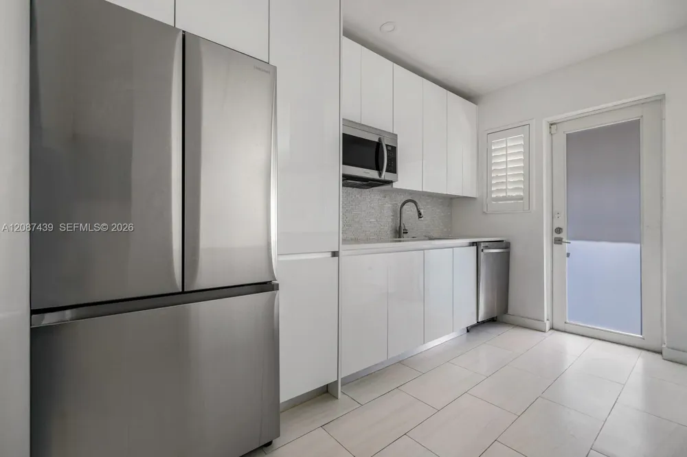 3909 Garden Ave Miami Beach, FL 33140