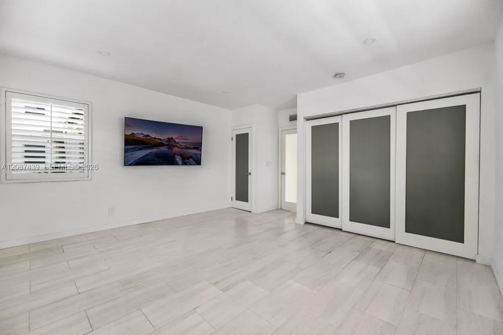 3909 Garden Ave Miami Beach, FL 33140
