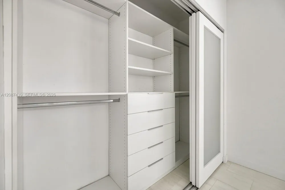 3909 Garden Ave Miami Beach, FL 33140