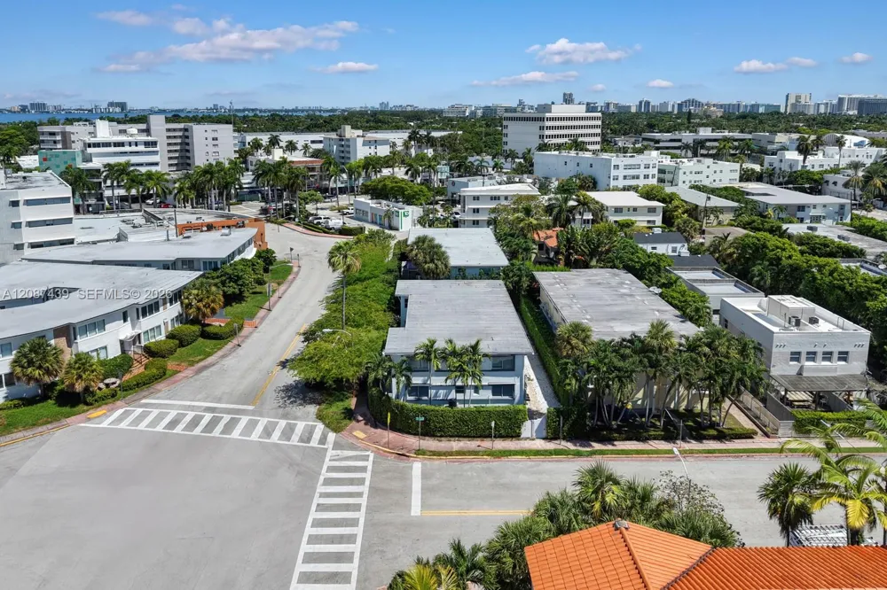 3909 Garden Ave Miami Beach, FL 33140