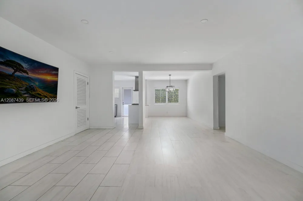 3909 Garden Ave Miami Beach, FL 33140