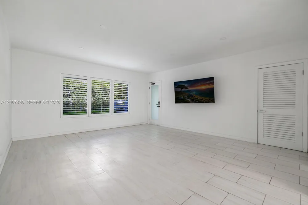 3909 Garden Ave Miami Beach, FL 33140