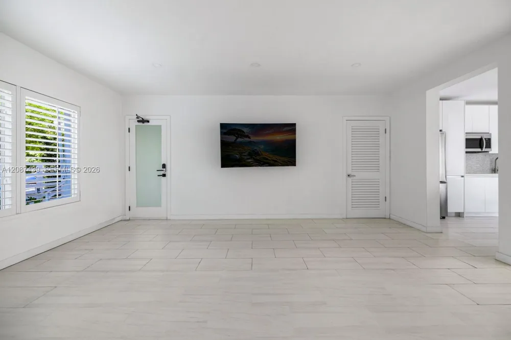 3909 Garden Ave Miami Beach, FL 33140