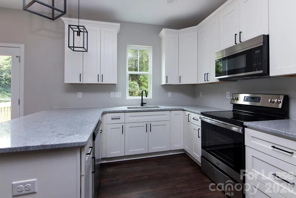 2915 Ross Avenue Charlotte, NC 28208