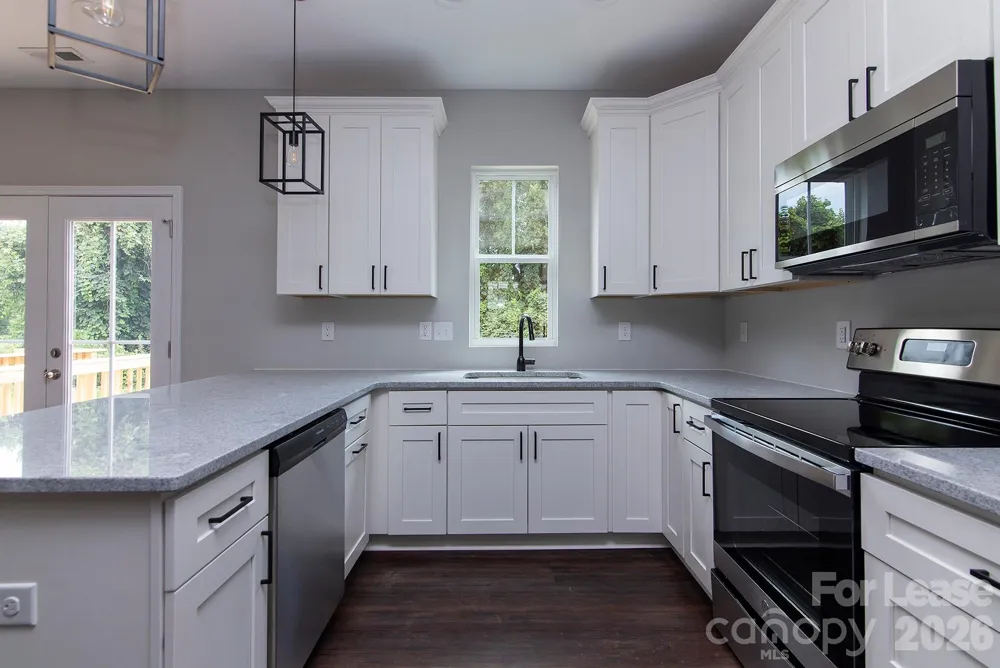2915 Ross Avenue Charlotte, NC 28208