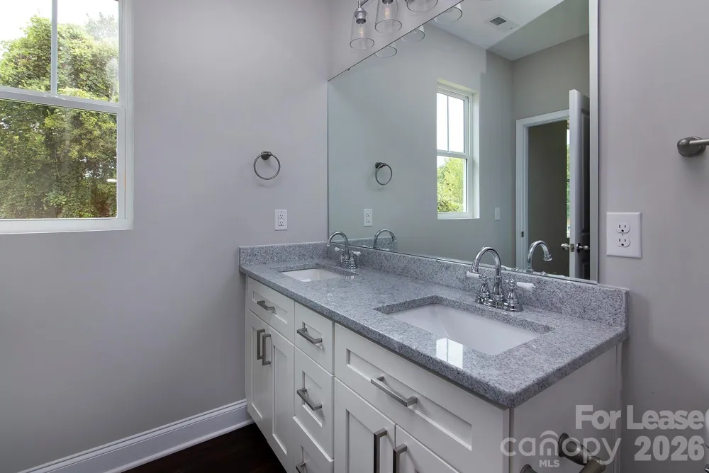 2915 Ross Avenue Charlotte, NC 28208